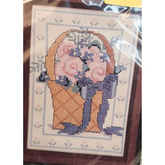 Banar Designs Counted Cross Stitch Kit With Floral Basket Pattern - Picture 2 of 6